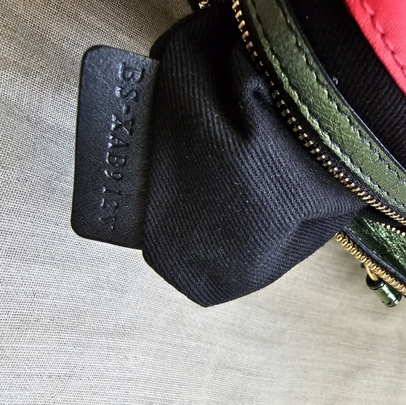 AUTHENTIC GREEN METALLIC PYTHON/LEATHER VALENTINO GARAVANI HANDLE BAG - Picture 12 of 12